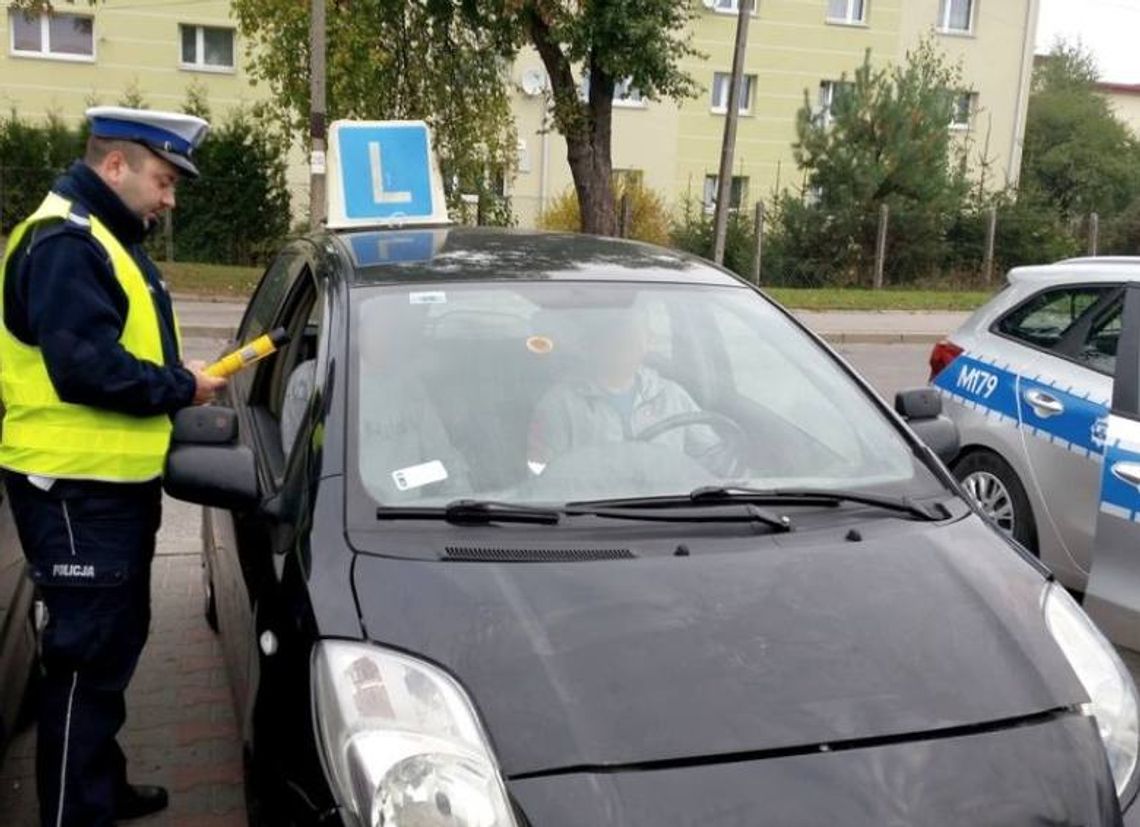 Przed egzaminem solidnie sobie "dziabnął". Jazdę skończył na placu