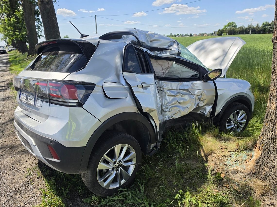 Przed wyprzedzaniem nie spojrzał w lusterko. Tragiczny finał wypadku, zginął 67-letni kierowca Przed wyprzedzaniem nie spojrzał w lusterko. Tragiczny finał wypadku, zginął 67-letni kierowca