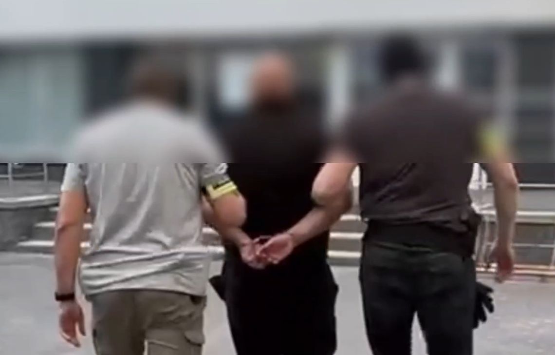 Przemoc, długi i narkotyki. Łowcy głów dopadli ukrywającego się pseudokibica