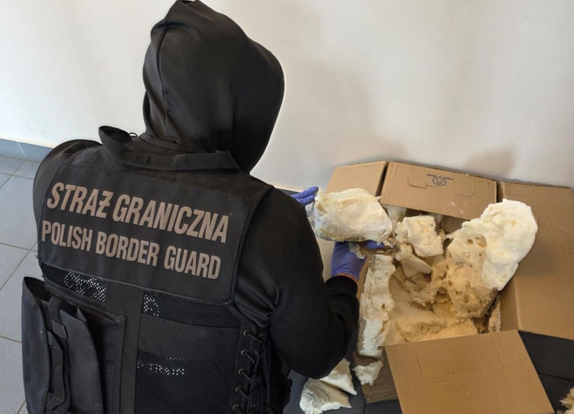 Przemycili 170 kg narkotyków w paczkach i żelkach. Szmuglowali je w paczkach kurierskich z Hiszpanii Przemycili 170 kg narkotyków w paczkach i żelkach. Szmuglowali je w paczkach kurierskich z Hiszpanii