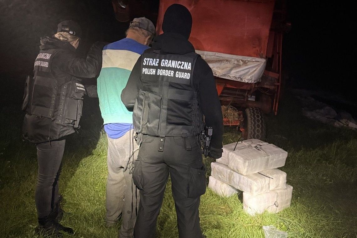 Przemycone papierosy ukrywał w kombajnie. Chwilę wcześniej spadły z nieba