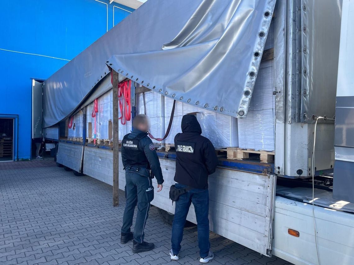 Przemytnik zatrzymany na autostradzie A4. W specjalnej skrytce kontrabanda warta 8,5 miliona złotych