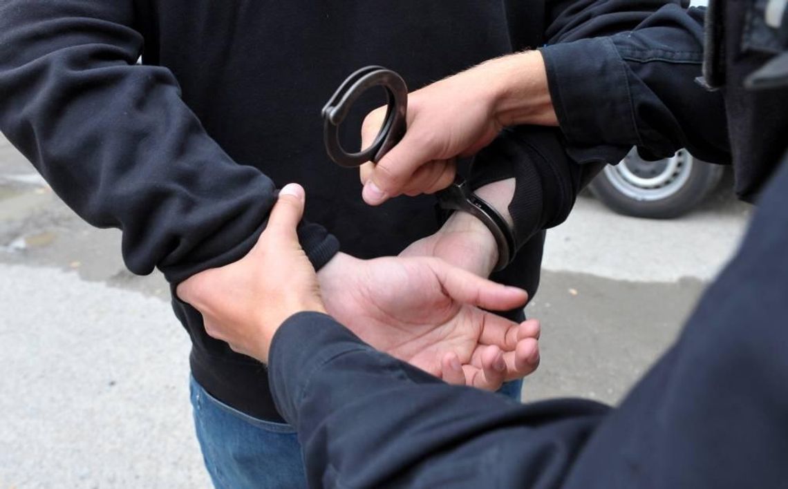 Przez 17 lat ukrywał się przed policją. Wrócił do Polski, bo myślał, że jego wyrok się zatarł Przez 17 lat ukrywał się przed policją. Wrócił do Polski, bo myślał, że jego wyrok się zatarł