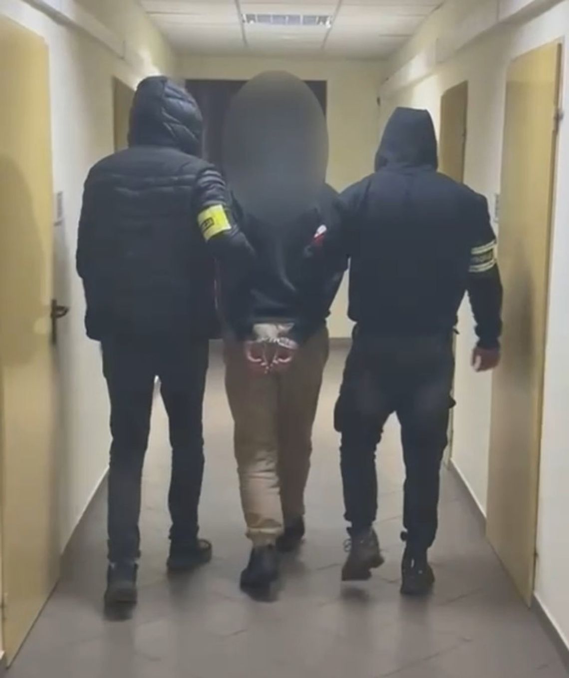 Przez kilka tygodni rozpracowywali dilera. Miał 3 kg narkotyków, pogrążyły go zeznania świadków Przez kilka tygodni rozpracowywali dilera. Miał 3 kg narkotyków, pogrążyły go zeznania świadków