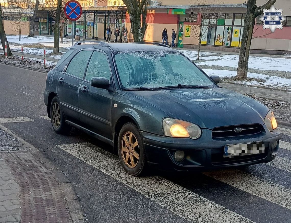 Przez zaszronione szyby Subaru nie widział, że przed przejściem stoi dziewczyna. 21-latek pożegnał się z prawkiem Przez zaszronione szyby Subaru nie widział, że przed przejściem stoi dziewczyna. 21-latek pożegnał się z prawkiem