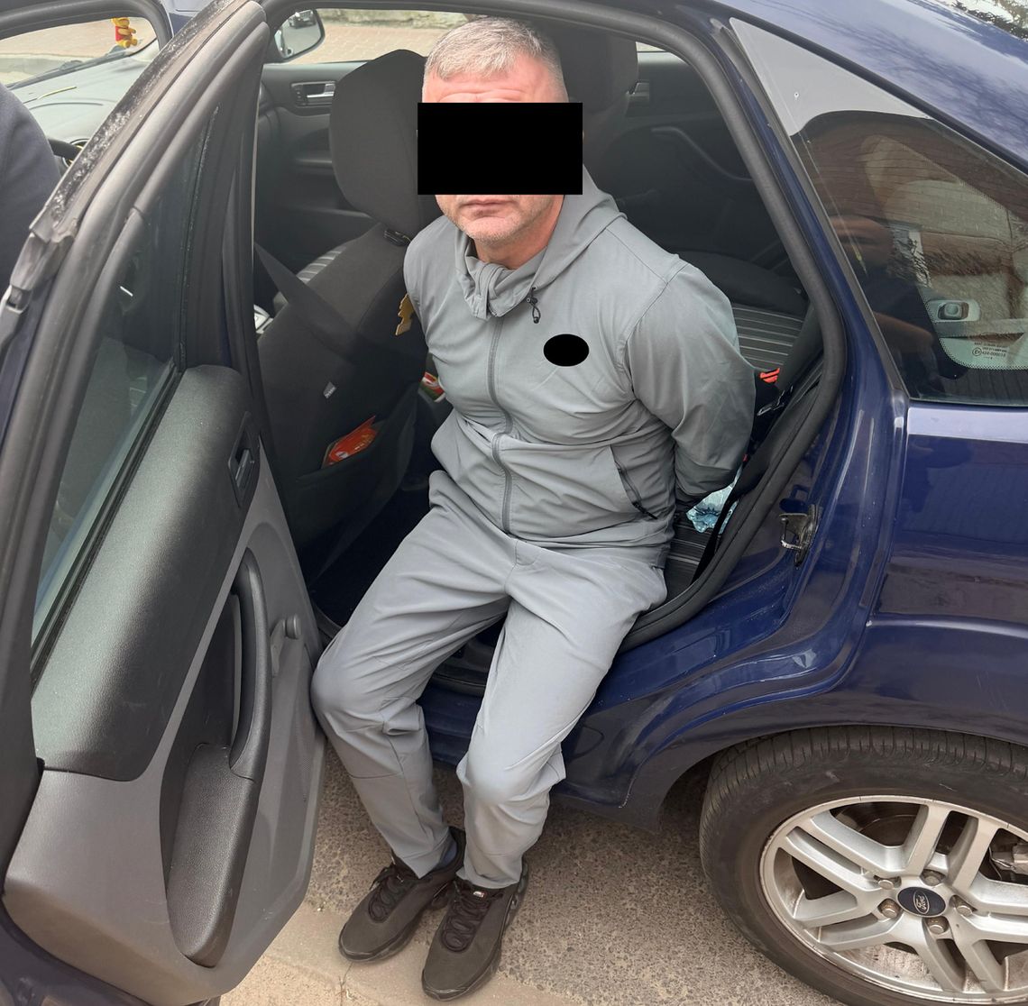 Przyjechał starym Fordem, po czym ukradł luksusową Skodę. Recydywista i jego wspólniczka zatrzymani