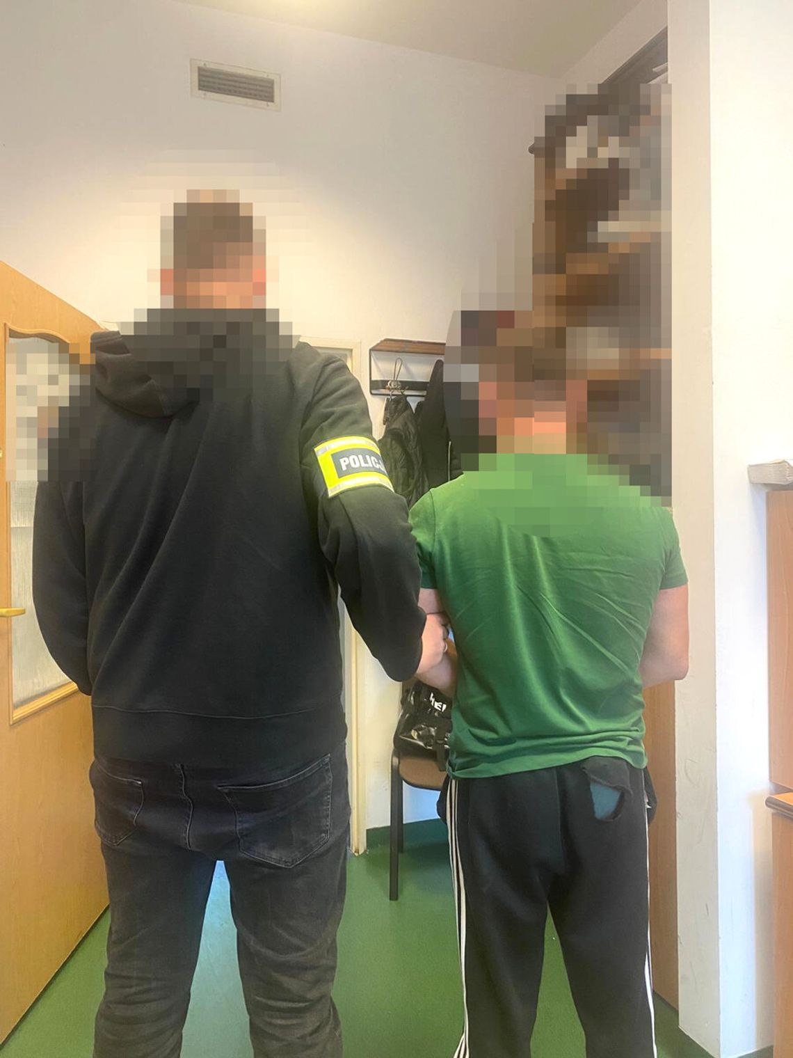 Przypadkowe zderzenie skończyło się pobiciem. Dwaj mężczyźni zatrzymani Przypadkowe zderzenie skończyło się pobiciem. Dwaj mężczyźni zatrzymani