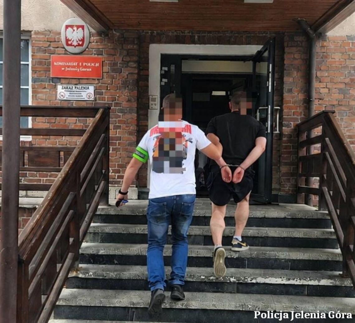 Przyszedł na imprezę w mieszkaniu, wyszedł z pralką. Mężczyzna odpowie za kradzież