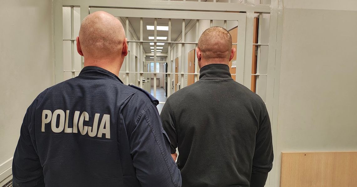 Przyszedł na komendę, bo chciał usunąć swoje nazwisko z listy poszukiwanych. Od razu trafił do celi Przyszedł na komendę, bo chciał usunąć swoje nazwisko z listy poszukiwanych. Od razu trafił do celi