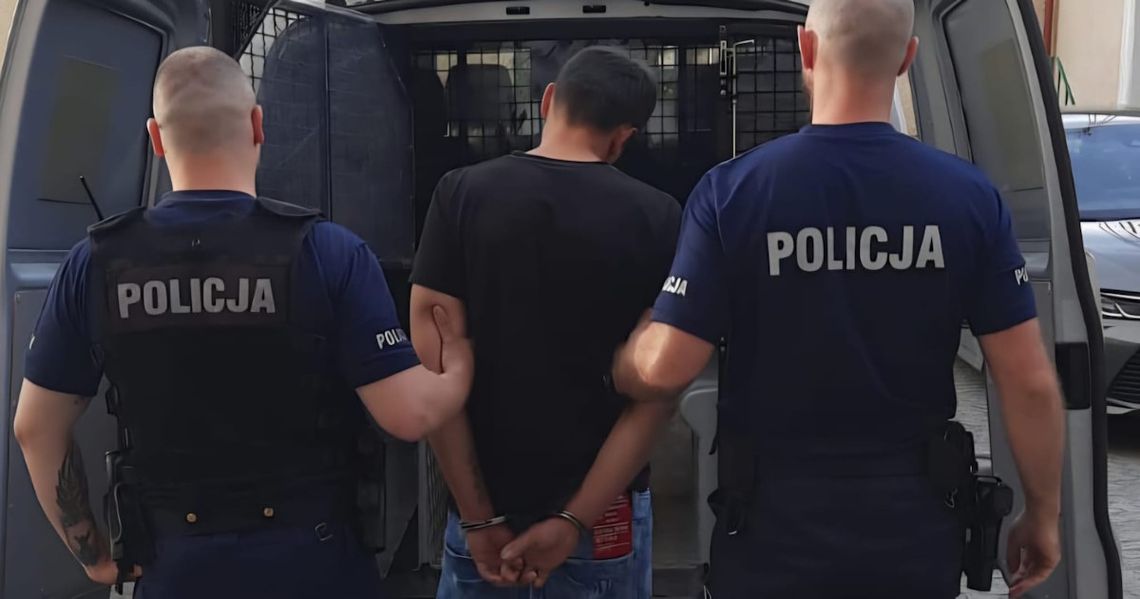 Przyszedł na komendę z narkotykami w kieszeni. Nie wiedział, że jest poszukiwany