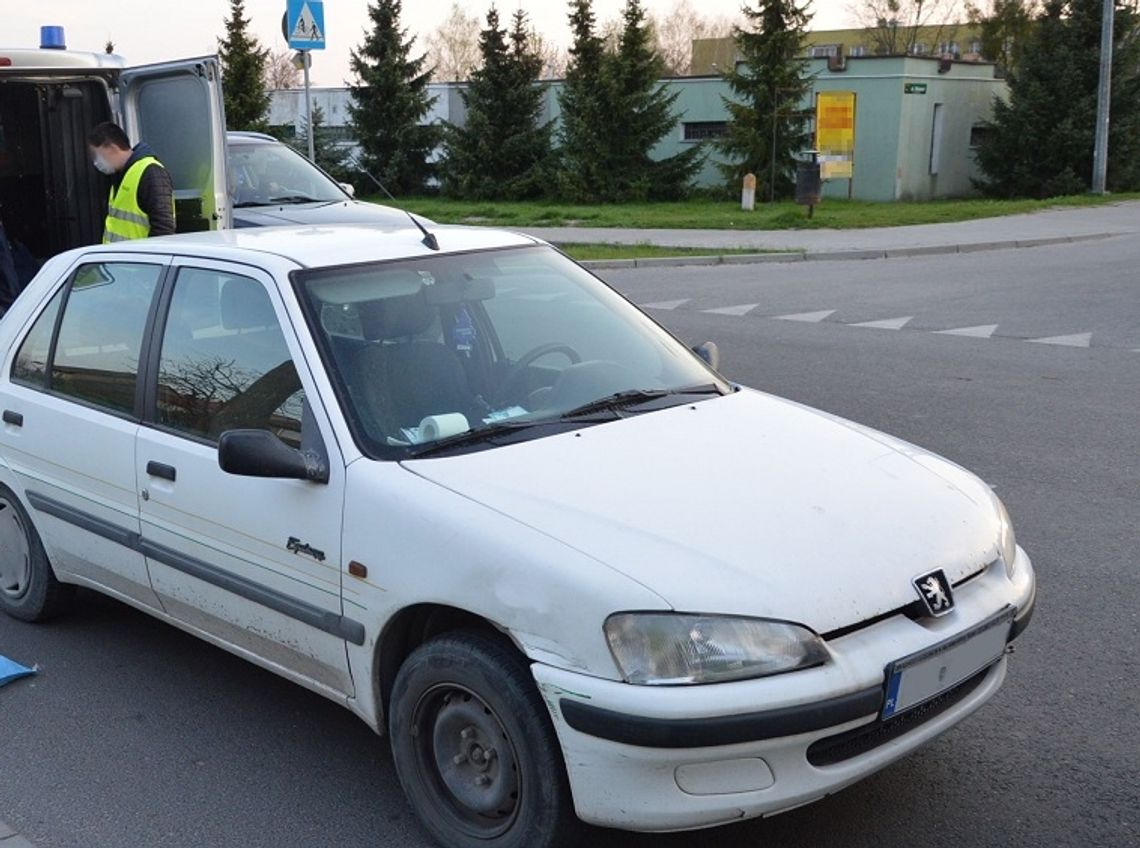 Przywiązał psa do auta i ciągnął go za samochodem. Zwierzę zmarło w strasznych cierpieniach