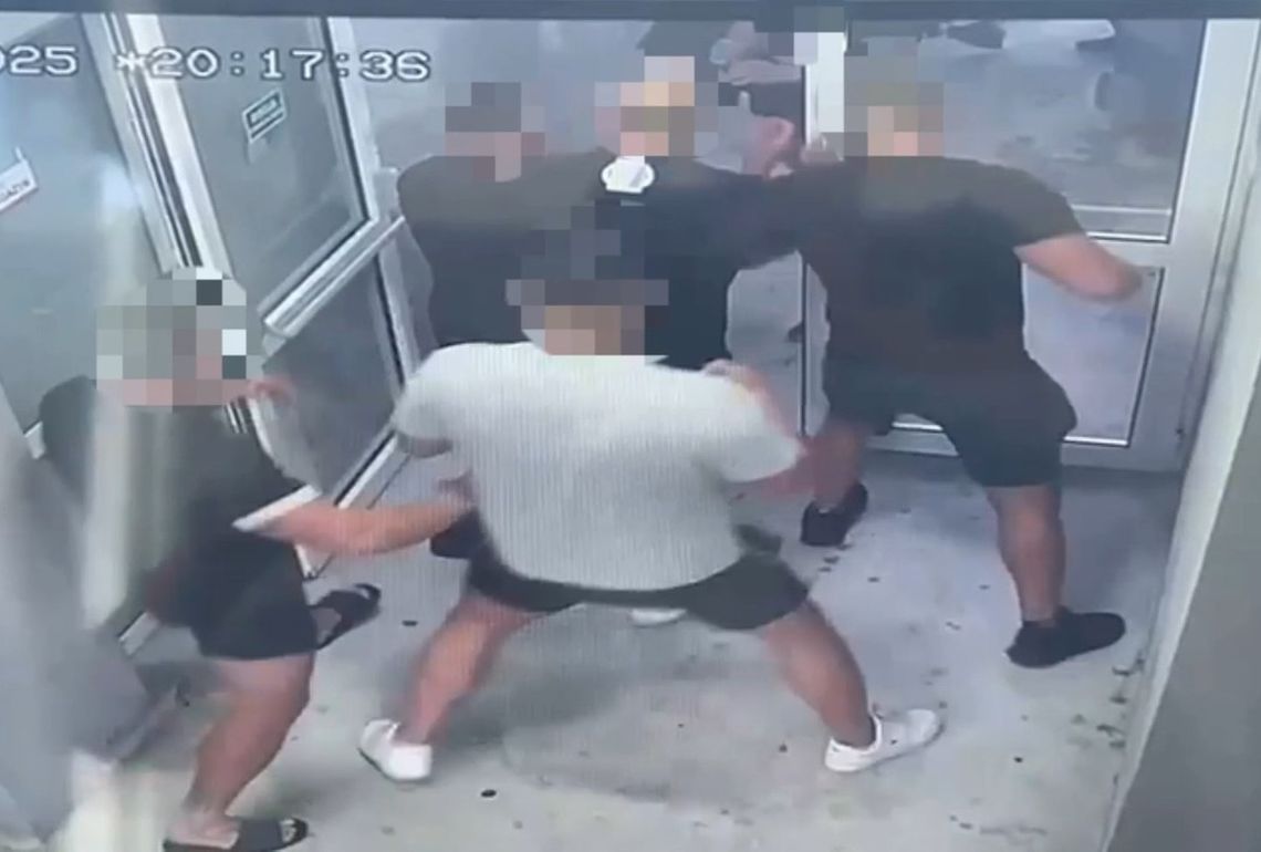 Pseudokibice starli się po meczu. Policjanci zatrzymali dziewięciu uczestników bijatyki