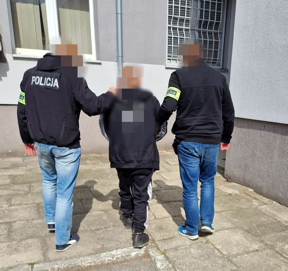 Recydywista wbił koledze nóż w plecy. Pokłócili się o to, który dłużej siedział w więzieniu