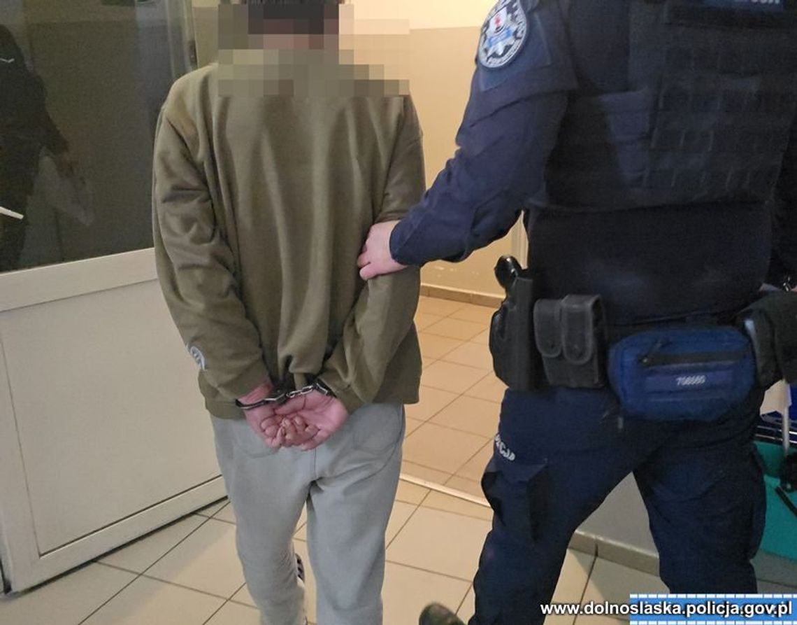 Recydywista wbił nóż w brzuch 26-latka. Wściekł się, bo mężczyzna spał na jego materacu Recydywista wbił nóż w brzuch 26-latka. Wściekł się, bo mężczyzna spał na jego materacu