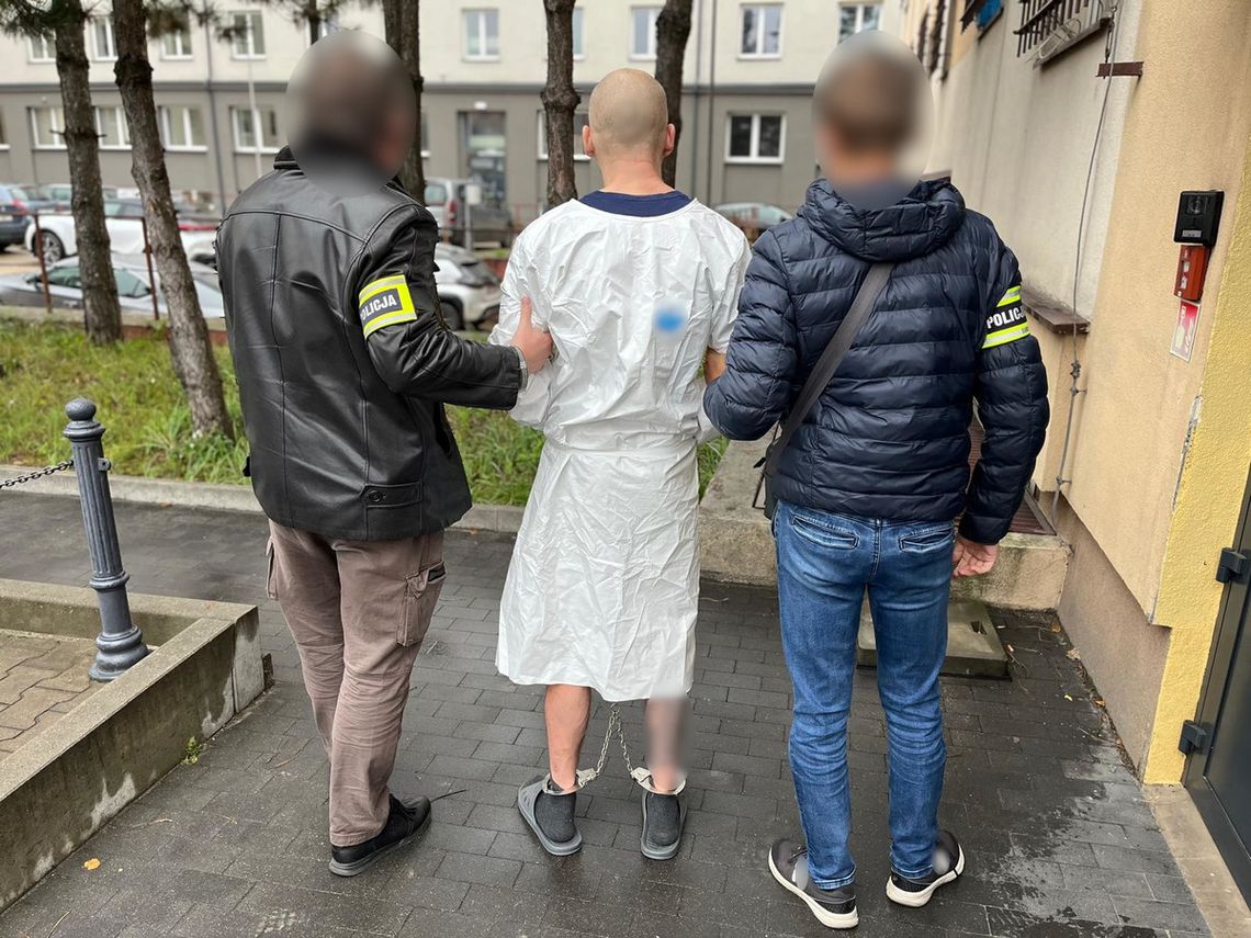 Recydywista zatrzymany za zuchwały rozbój. Niedawno wyszedł z więzienia, grozi mu 15 lat odsiadki