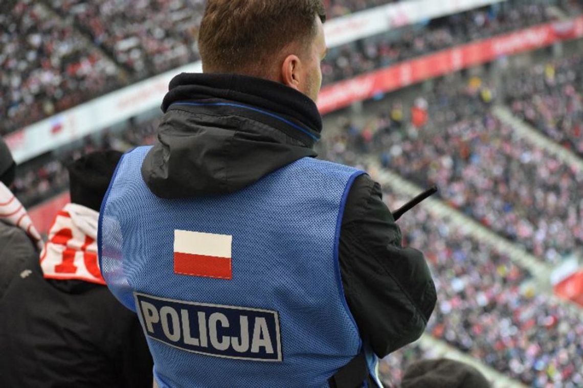 Rodzice zgubili dziecko na Stadionie Narodowym. Pomogli policyjni "spottersi"