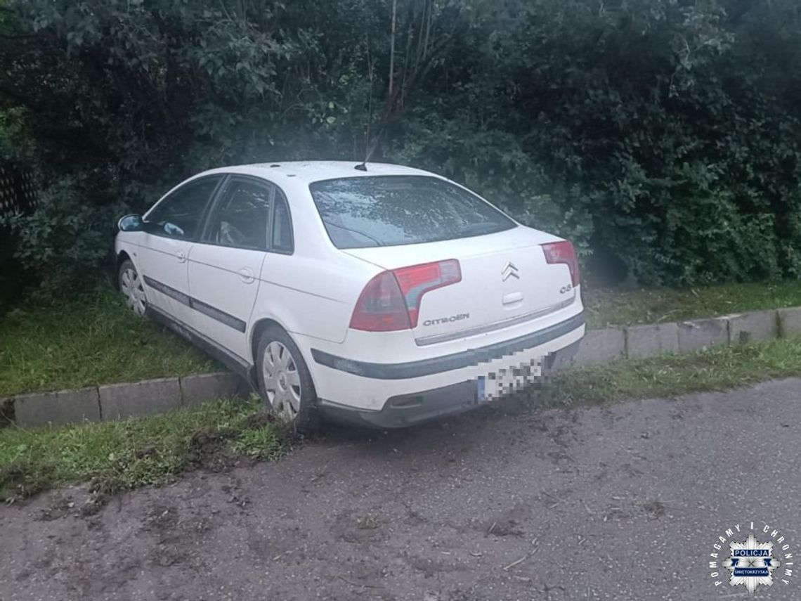 Rozbił auto, a potem namówił dziewczynę, żeby poszła zgłosić jego kradzież. "Genialny" plan nie wypalił