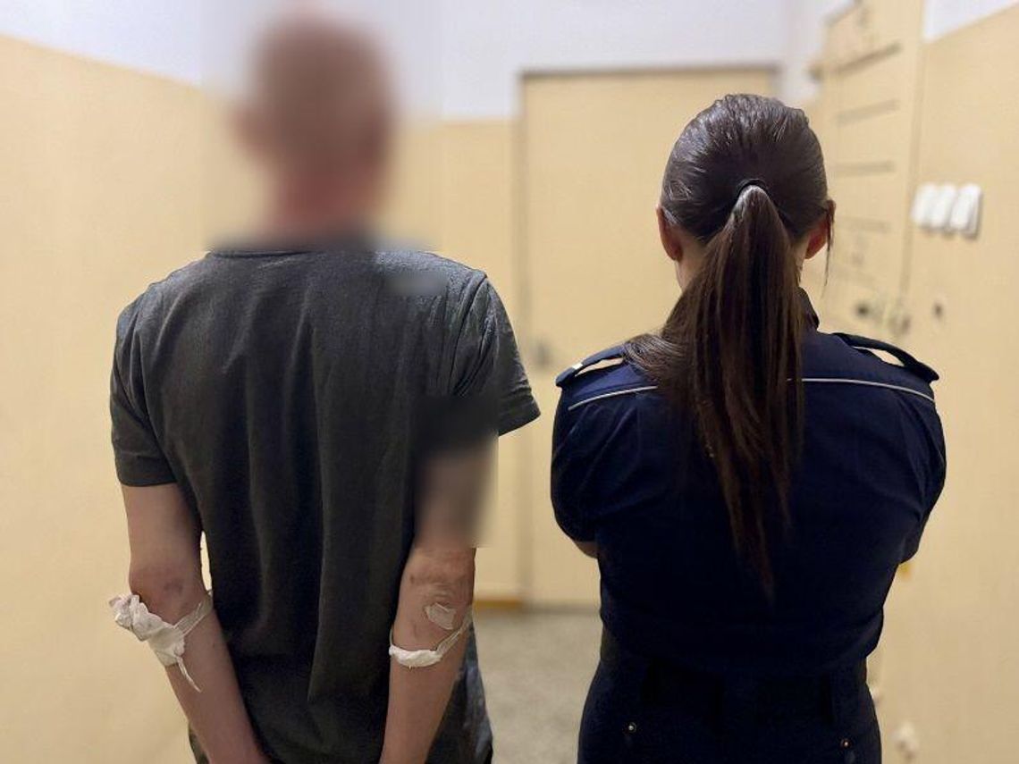 Rozbił auto, miał 3 promile i groził policjantowi, że okaleczy jego rodzinę Rozbił auto, miał 3 promile i groził policjantowi, że okaleczy jego rodzinę