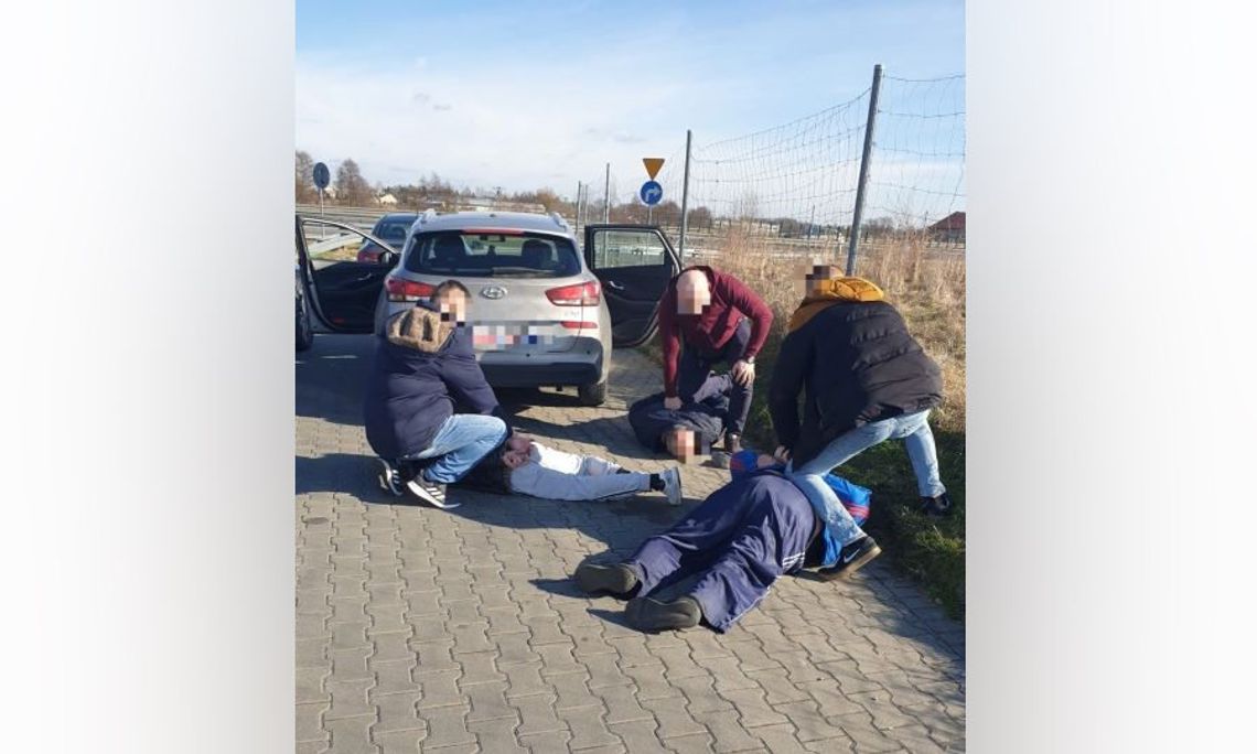 Rozbita szajka Gruzinów okradających auta. Kopiowali kluczyki i wyciągali z samochodów cenne rzeczy