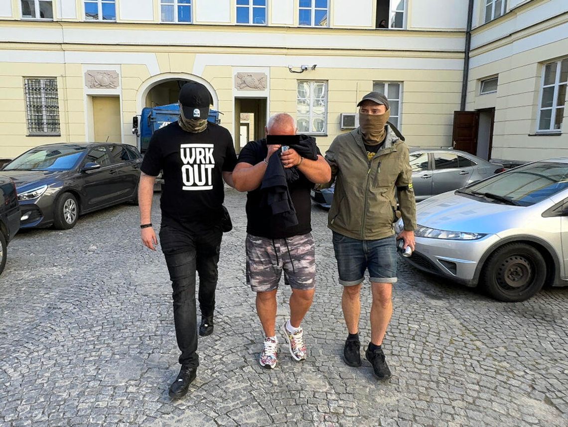 Rozbity wielki gang producentów narkotyków i dilerów. 22 osoby zostały tymczasowo aresztowane