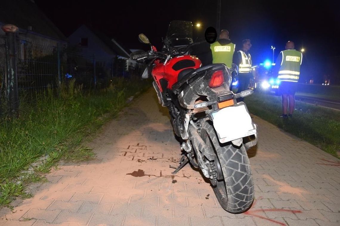 Rozpędzony motocykl wjechał w betonowy słup. Młody kierowca i pasażerka zginęli na miejscu