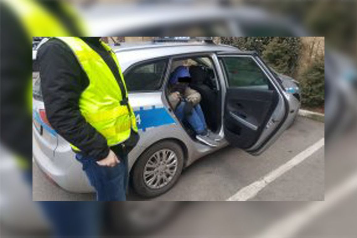 Rzucał w policjantów przedmiotami wyrwanymi z kibla. Odpowie jak dorosły