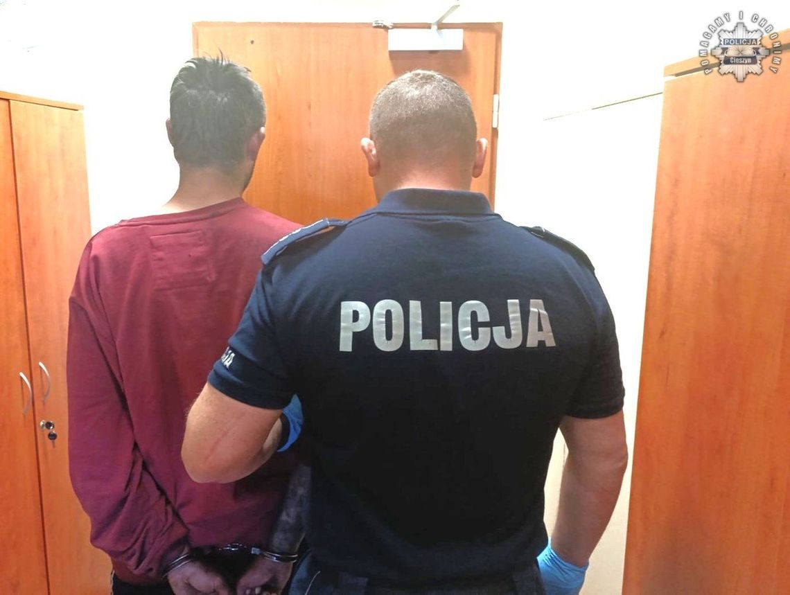 Rzucił się na 90-letnią staruszkę wychodzącą z kościoła. Wyrwał jej torebkę, a potem poszedł po alkohol i papierosy