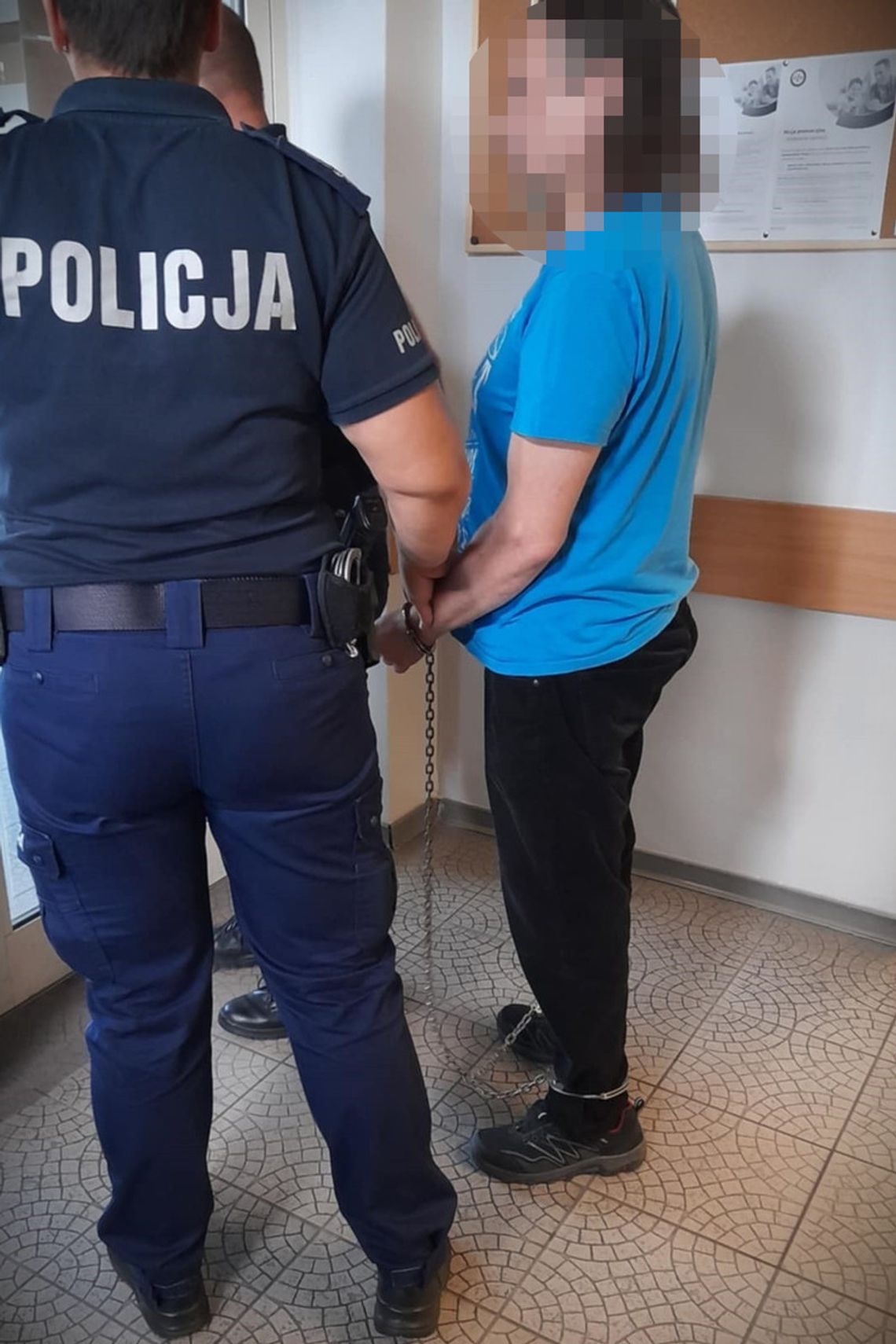 Rzucił się na starszego brata z nożem i ranił go w szyję. Odpowie za usiłowanie zabójstwa