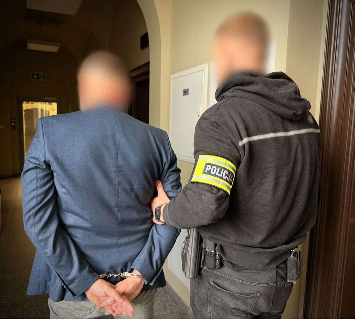 Sam przyszedł na komendę i poprosił o aresztowanie. Chciał zamknąć stary rozdział życia