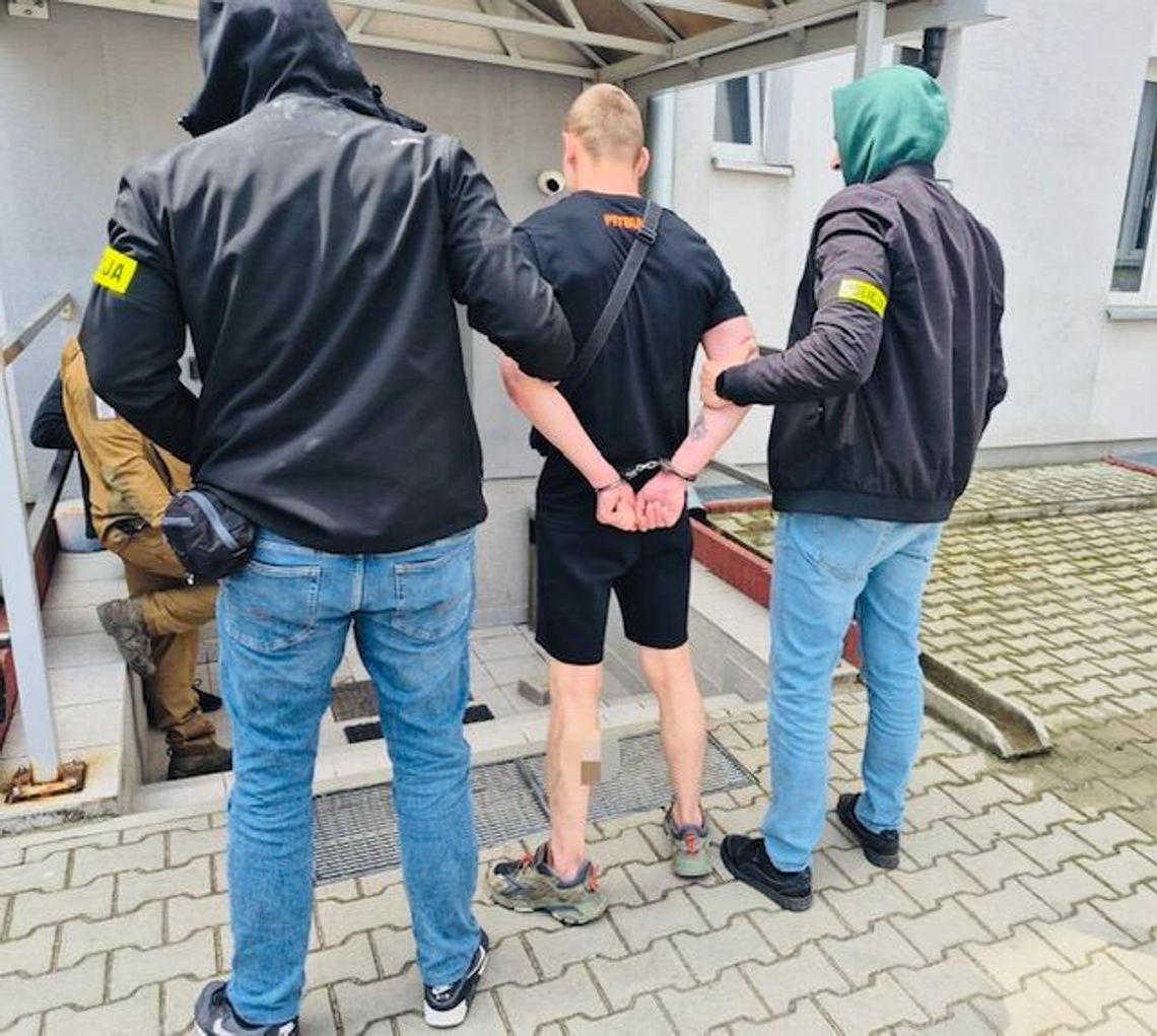 Sceny jak z filmów akcji w Lublinie. Poszukiwany 20-latek uciekał przeskakując po dachach budynków