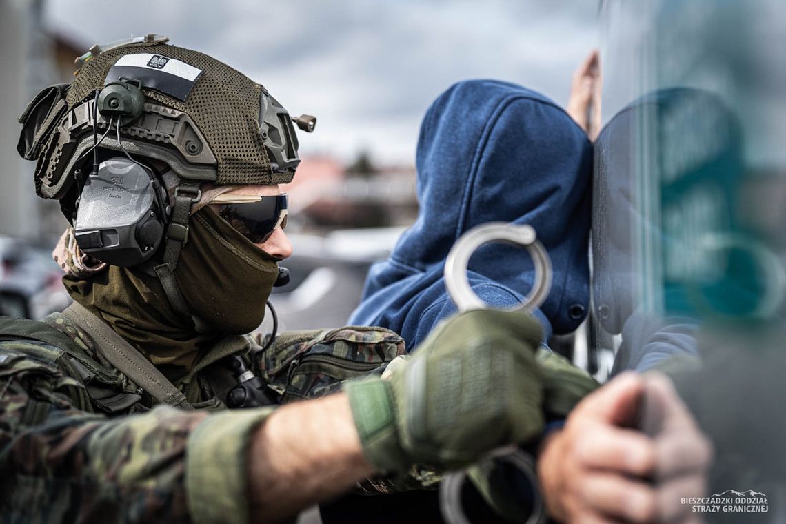 Ścigany czerwoną notą Interpolu zatrzymany w Medyce. Na koncie ma sprzedaż narkotyków dzieciom