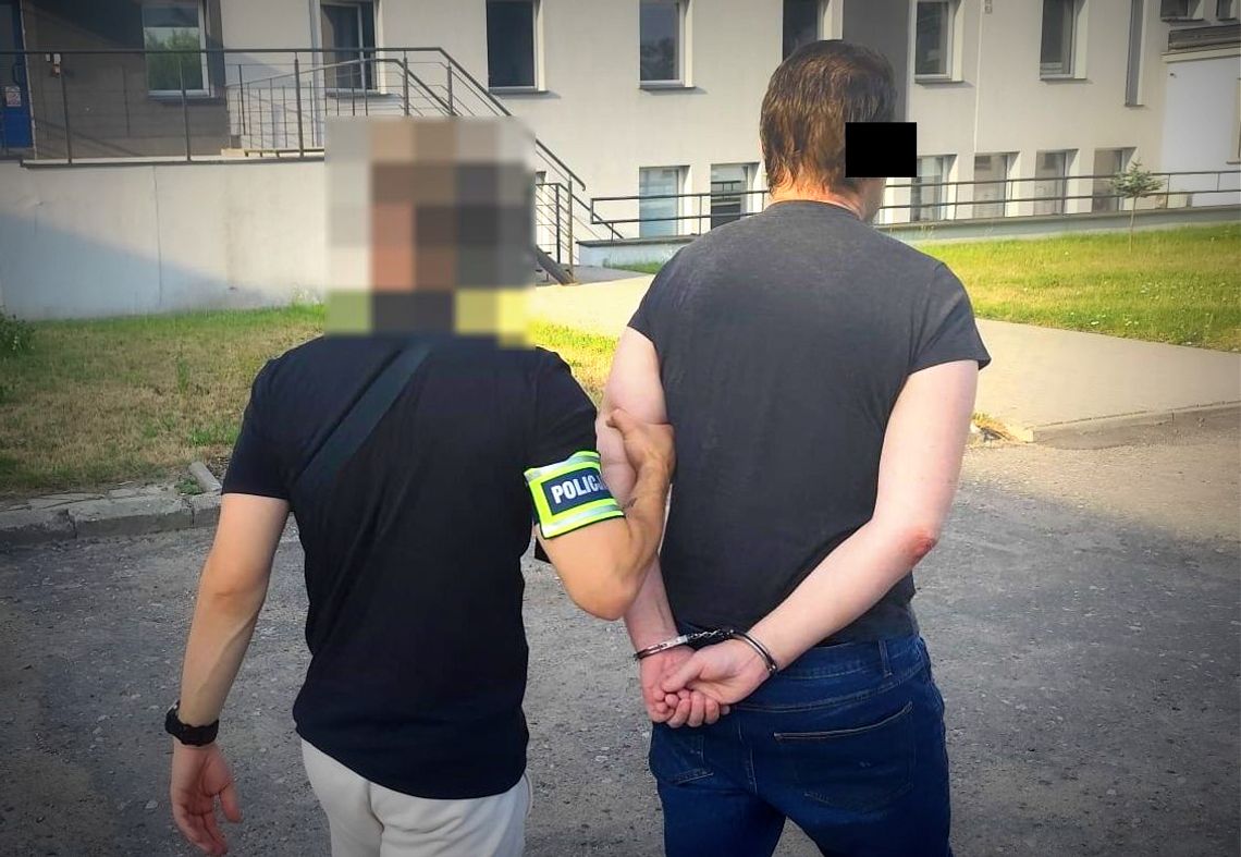 Ścigany dwoma listami gończymi wrócił na kilka dni do Polski. Kryminalni tylko na to czekali Ścigany dwoma listami gończymi wrócił na kilka dni do Polski. Kryminalni tylko na to czekali