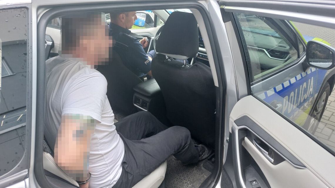 Ścigany w całej Europie 47-latek zatrzymany w volkswagenie. Wpadł podczas rutynowej kontroli Ścigany w całej Europie 47-latek zatrzymany w volkswagenie. Wpadł podczas rutynowej kontroli