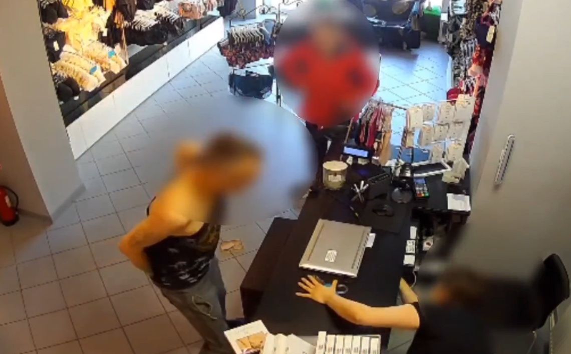 Seria napadów w Poznaniu. Recydywista straszył bronią, przegoniły go dzielne ekspedientki