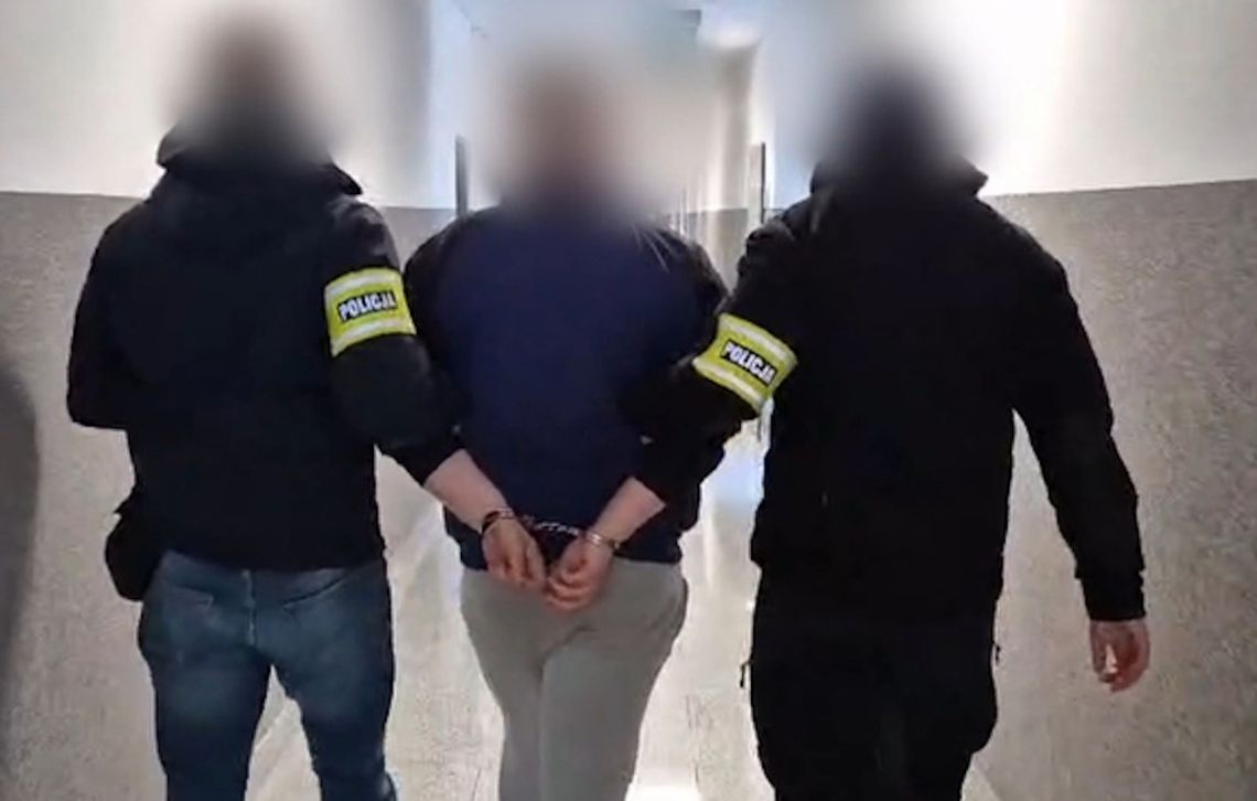 Seryjny oszust zatrzymany. Oferował na sprzedaż części do samochodów, których nie posiadał Seryjny oszust zatrzymany. Oferował na sprzedaż części do samochodów, których nie posiadał