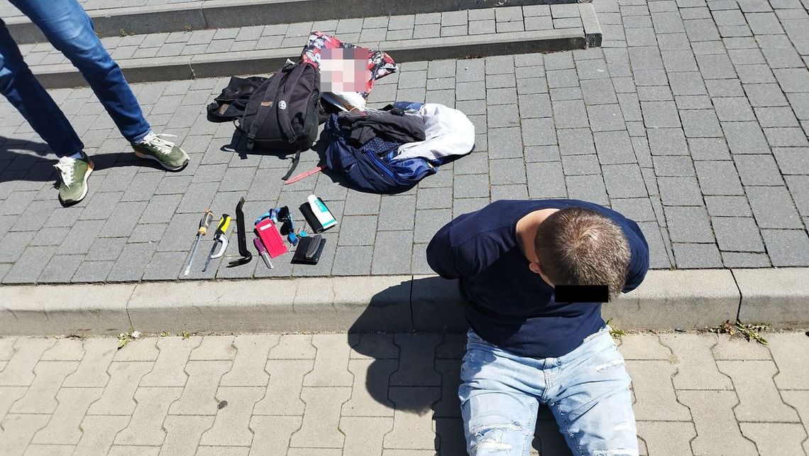 Seryjny włamywacz obrabiał mieszkania na terenie całej Polski. Wpadł po ostatniej robocie