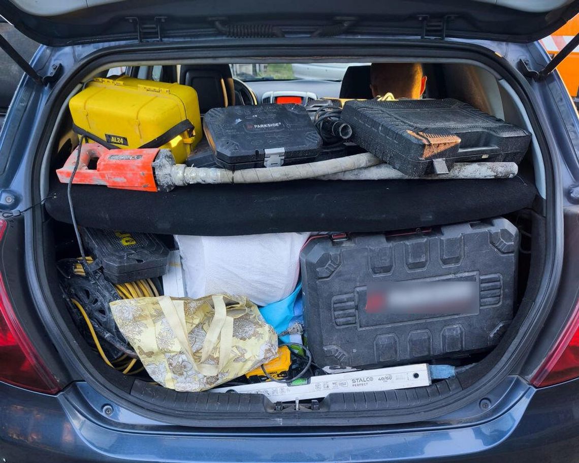 Seryjny włamywacz zatrzymany. Okradał domy w budowie, odpowie też za zniszczenie nagrobka