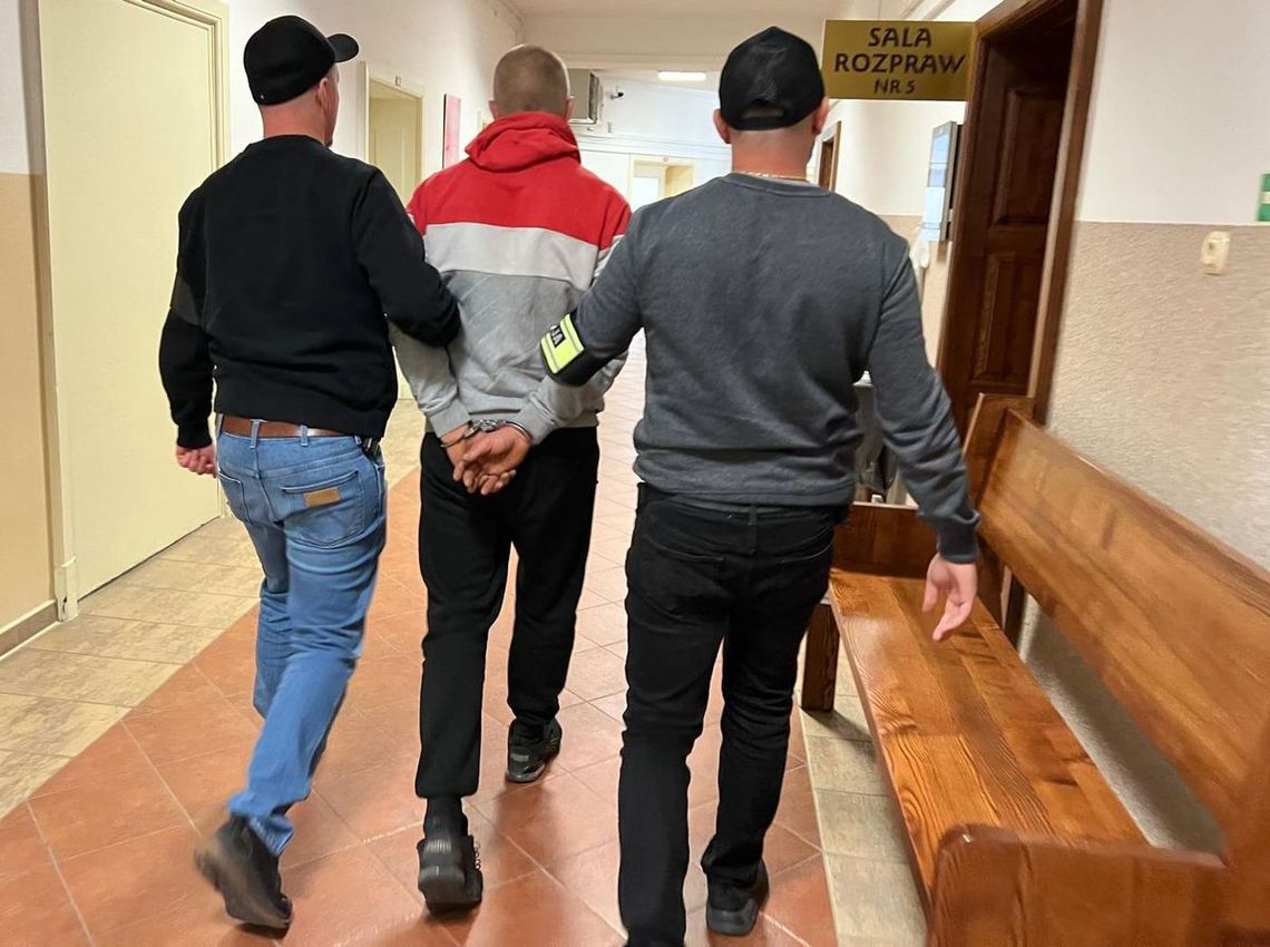 Seryjny włamywacz zatrzymany. W krótkim czasie okradł 10 firm na terenie Koszalina