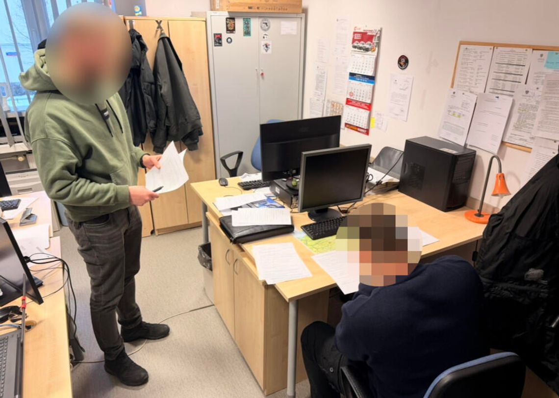 Sfałszował papiery, by dostać 50 tysięcy kredytu. 18-letni oszust zatrzymany przez kryminalnych