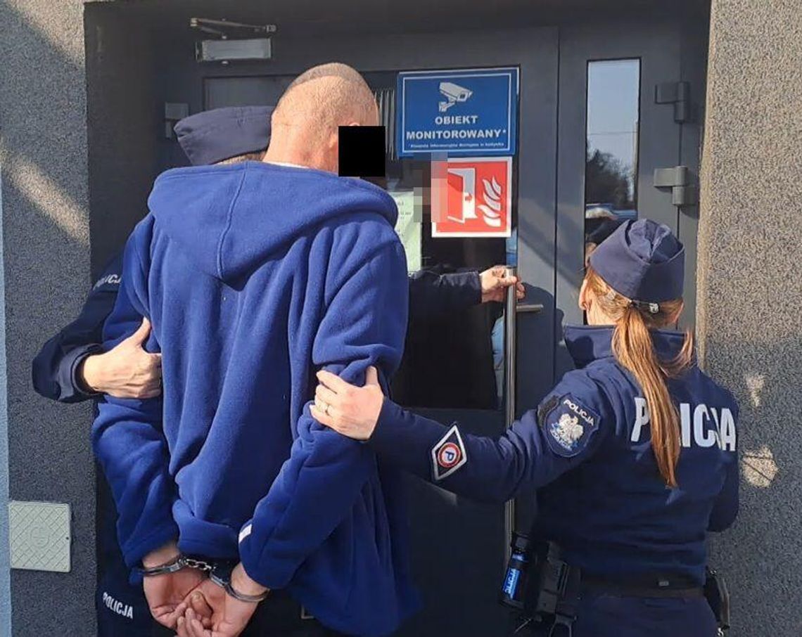 Siedział za znęcanie się nad bliskimi, wyszedł i znów zgotował im piekło. Przerażona matka wezwała policję Siedział za znęcanie się nad bliskimi, wyszedł i znów zgotował im piekło. Przerażona matka wezwała policję