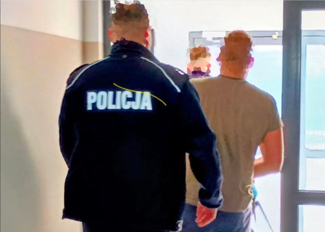 Siłą wciągnęli kobietę do auta i chcieli wymusić pieniądze. Trzech mężczyzn zatrzymanych