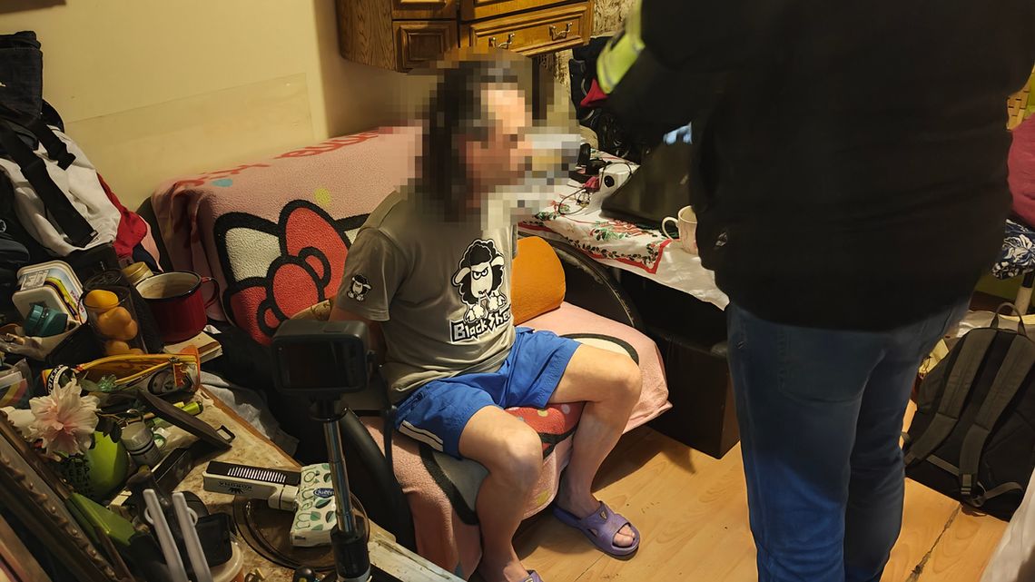 Składał obrzydliwe propozycje 12-latce. Policjanci o 6 rano weszli do mieszkania 40-latka [WIDEO]
