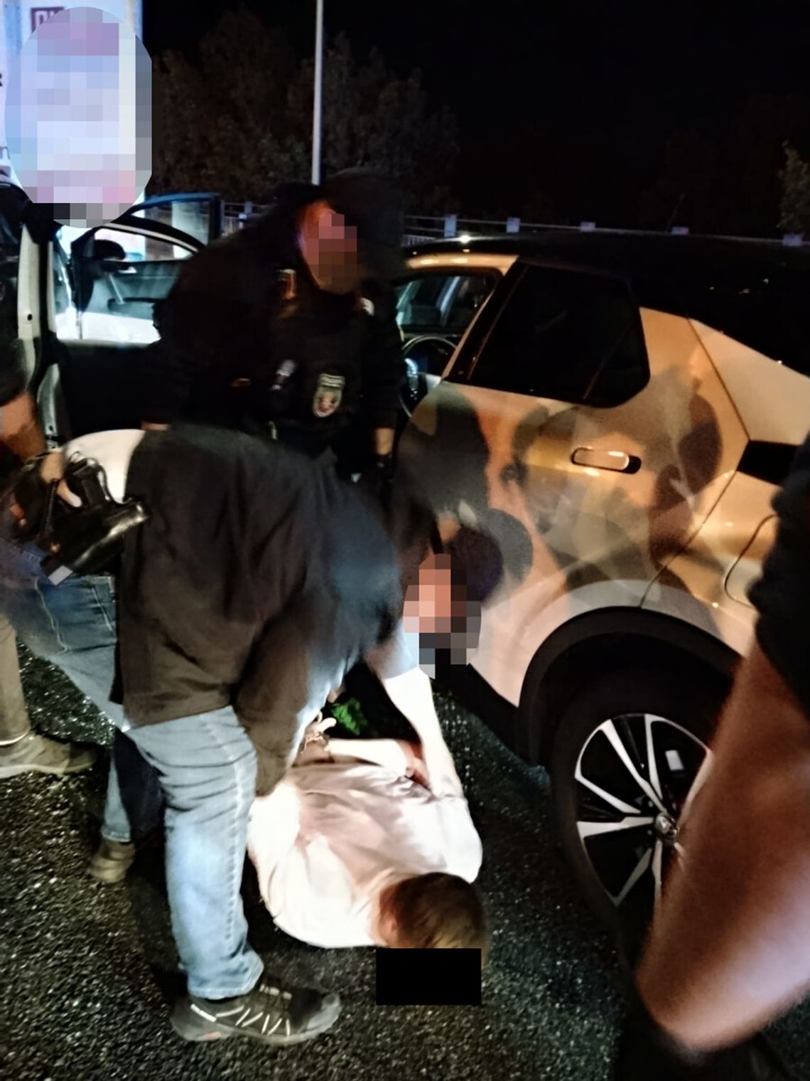 Skradziona Toyota na podrobionych tablicach. Kierowca trafił do aresztu