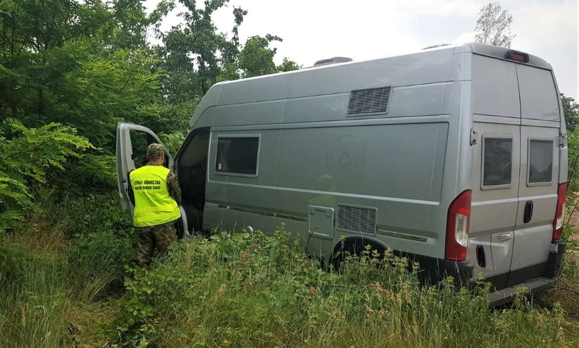 Skradziony kamper zatrzymany po pościgu. Właściciel nawet nie wiedział, że go stracił