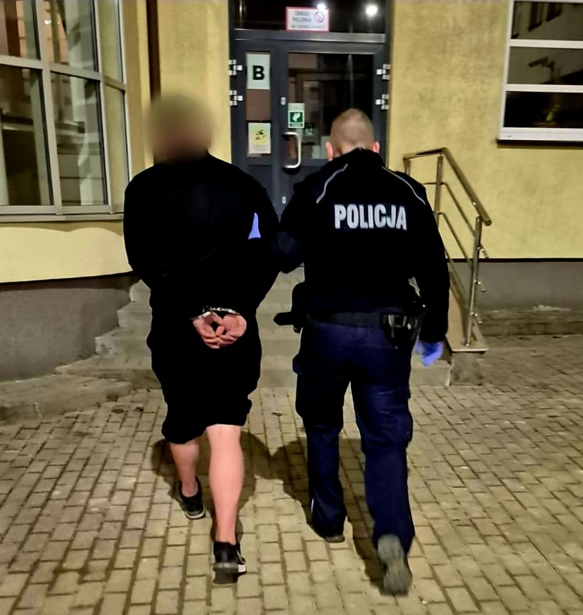 Skrajna brawura i ponad dwa promile. Pijany kierowca wyprzedzał na przejściu dla pieszych