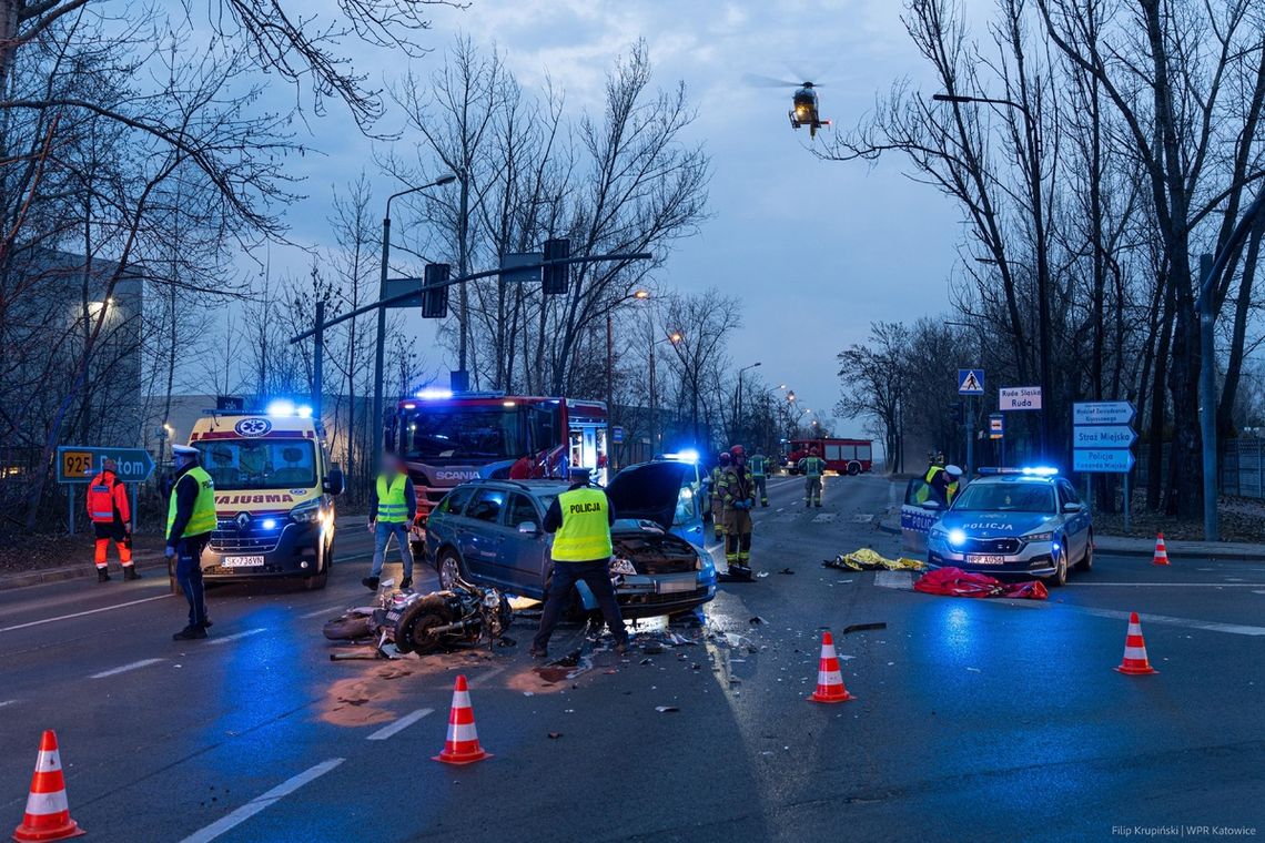 Skręcał w lewo, nie zauważył Yamahy. Poszkodowany motocyklista zabrany przez LPR