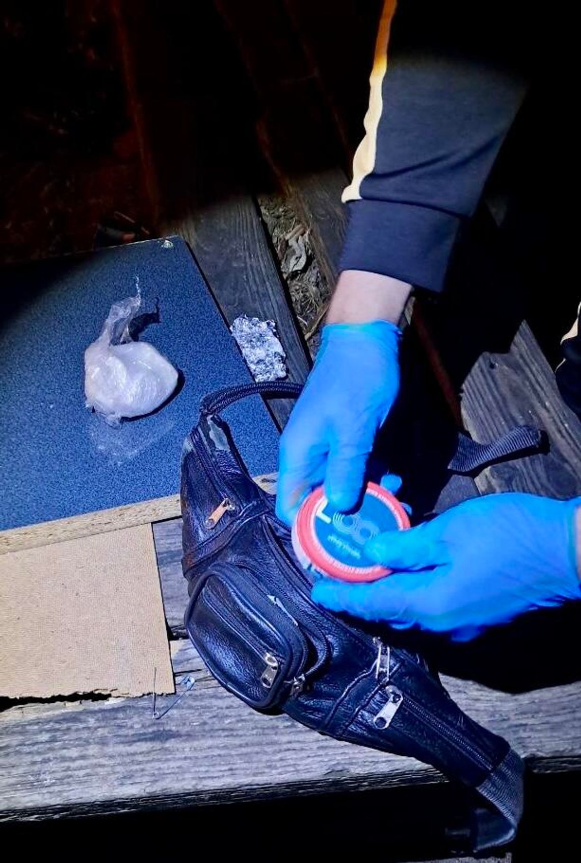 Skrzywdził dziewczynę, która była pijana i bezbronna. Wpadł, gdy szedł przez miasto z narkotykami