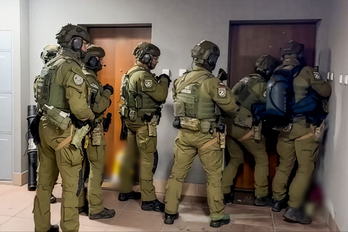 Służby rozbiły gang kiboli. Przestępcy mają na koncie przemyt 350 kg narkotyków i brutalne ataki Służby rozbiły gang kiboli. Przestępcy mają na koncie przemyt 350 kg narkotyków i brutalne ataki