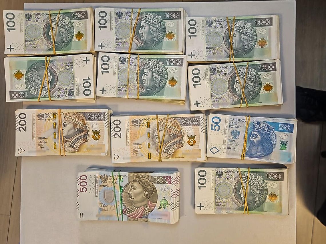 Służby uderzyły w międzynarodowy gang. Jego członkowie "wyprali" 337 milionów złotych Służby uderzyły w międzynarodowy gang. Jego członkowie "wyprali" 337 milionów złotych