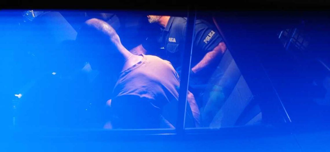 Śmiertelne potrącenie pieszego. 32-letni kierowca Skody miał zakaz prowadzenia i był pijany Śmiertelne potrącenie pieszego. 32-letni kierowca Skody miał zakaz prowadzenia i był pijany